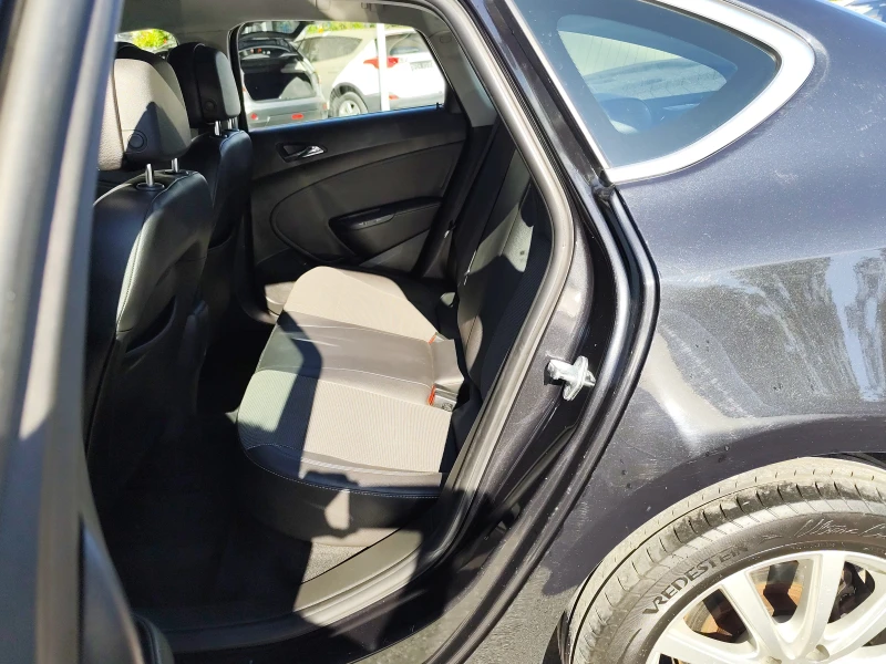 Opel Astra 1.7CDTi* СЕДАН* EURO-5B* KLIMATRONIK* , снимка 10 - Автомобили и джипове - 51777168