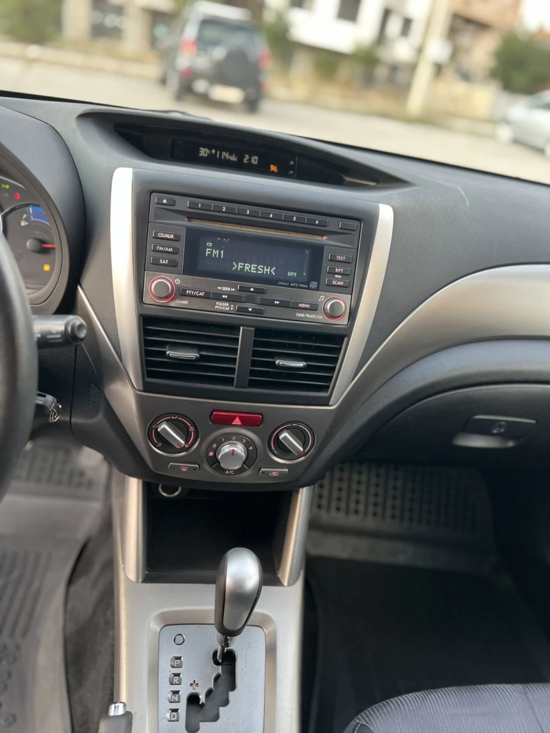 Subaru Forester, снимка 2 - Автомобили и джипове - 52284793