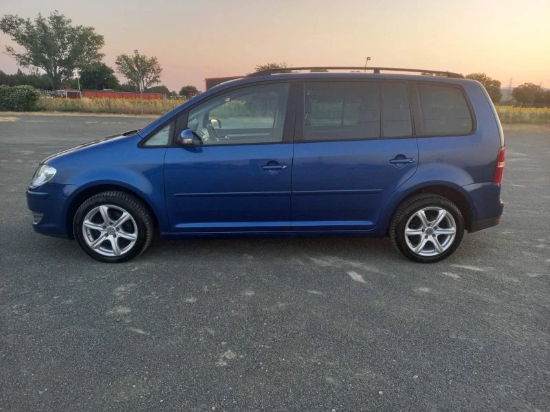 VW Touran 1.9 TDI, снимка 4 - Автомобили и джипове - 51920328