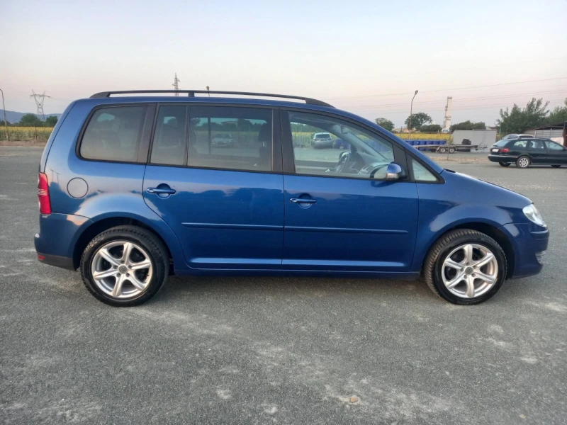 VW Touran 1.9 TDI, снимка 5 - Автомобили и джипове - 51920328