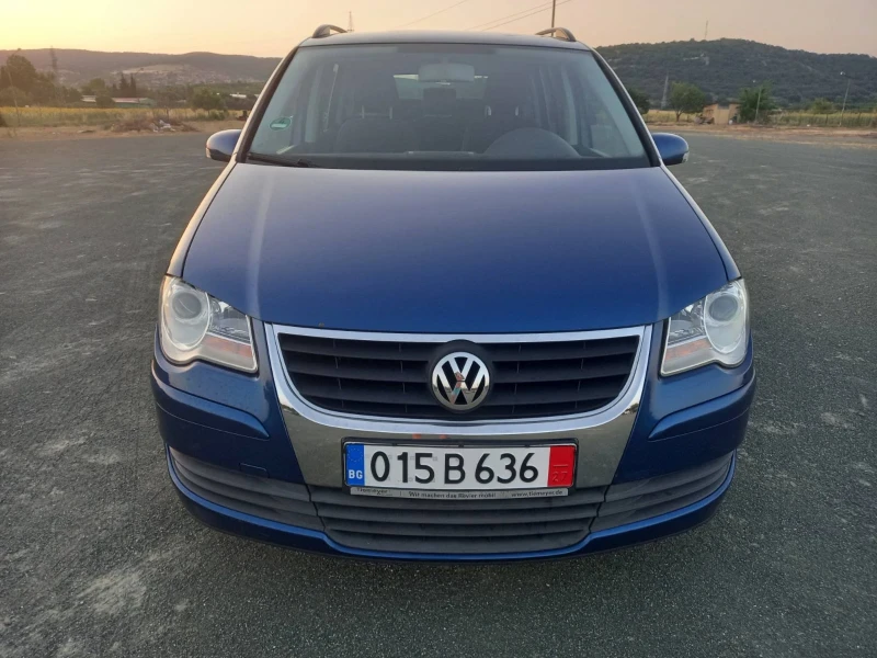VW Touran 1.9 TDI, снимка 2 - Автомобили и джипове - 51920328