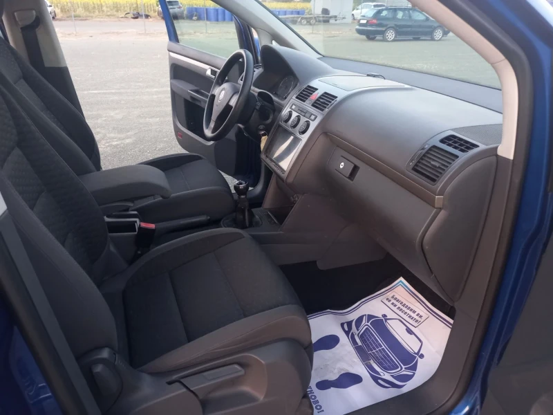 VW Touran 1.9 TDI, снимка 7 - Автомобили и джипове - 51920328