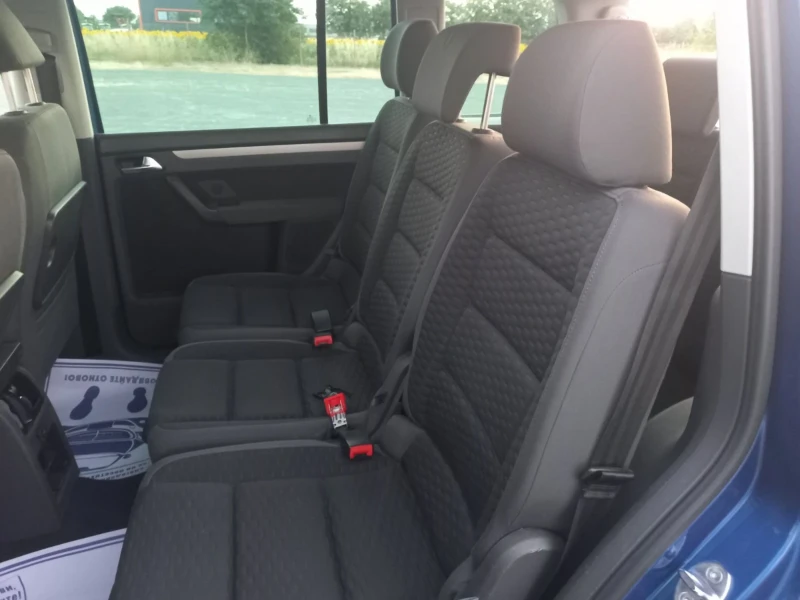 VW Touran 1.9 TDI, снимка 8 - Автомобили и джипове - 51920328