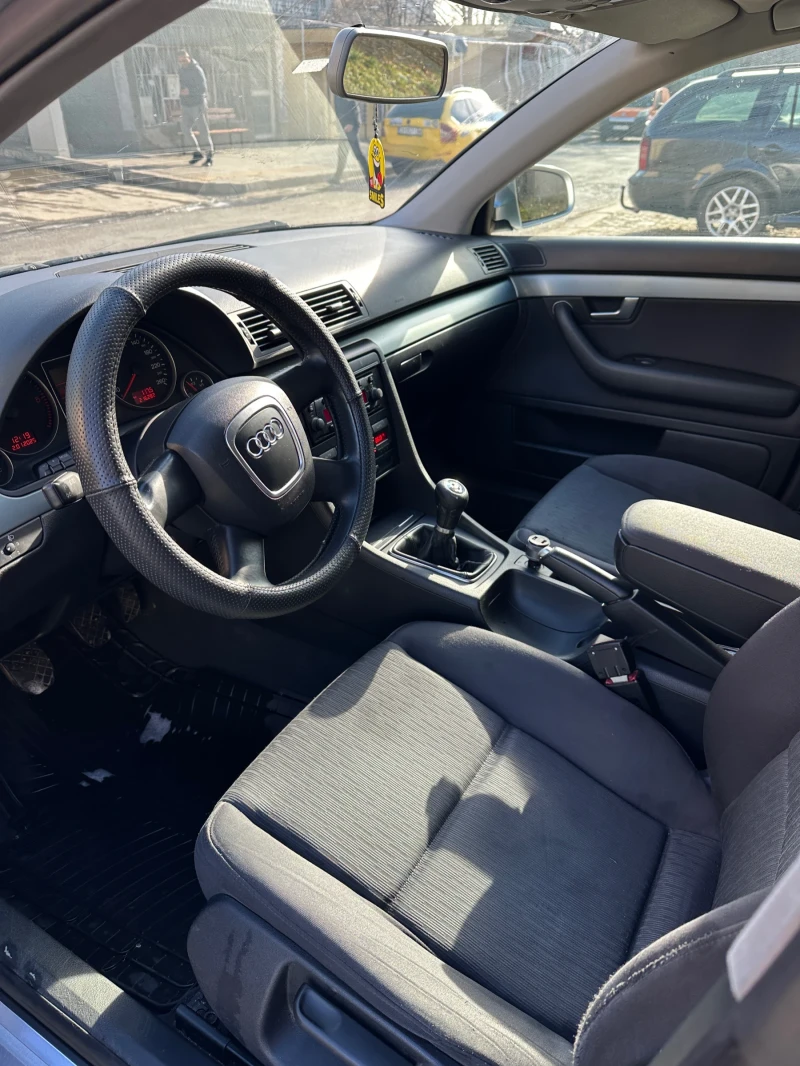 Audi A4 2.0TDI, снимка 6 - Автомобили и джипове - 52950273