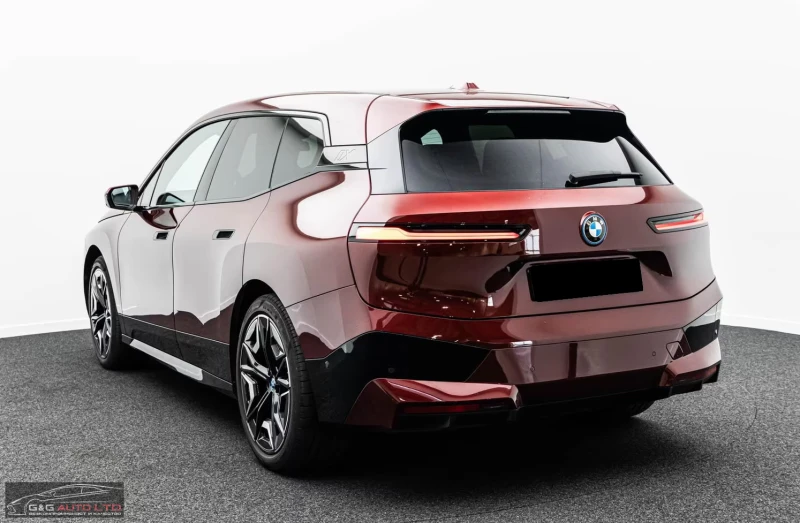 BMW iX 40xDrive/326HP/SPORT/LASER/HUD/360/H&K/MEMO/472g, снимка 5 - Автомобили и джипове - 52147930