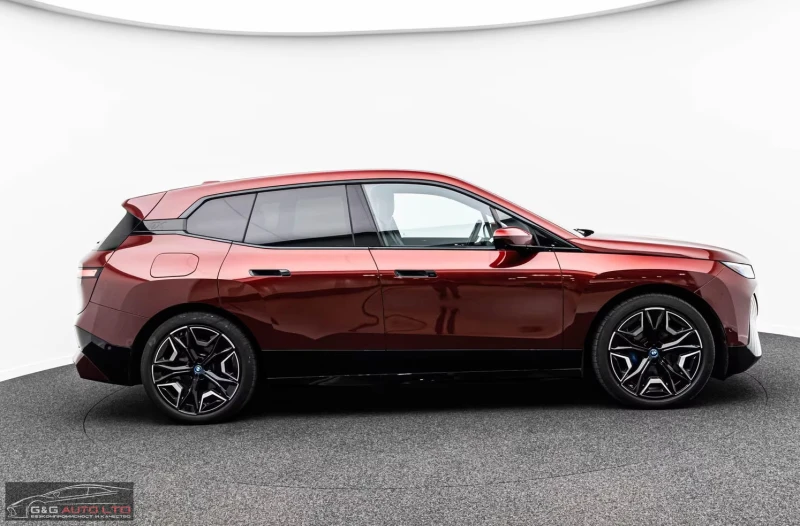 BMW iX 40xDrive/326HP/SPORT/LASER/HUD/360/H&K/MEMO/472g, снимка 7 - Автомобили и джипове - 52147930