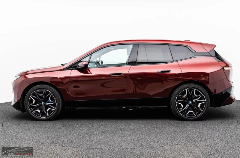 BMW iX 40xDrive/326HP/SPORT/LASER/HUD/360/H&K/MEMO/472g, снимка 3 - Автомобили и джипове - 52147930