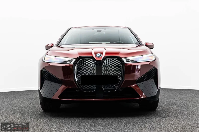 BMW iX 40xDrive/326HP/SPORT/LASER/HUD/360/H&K/MEMO/472g, снимка 2 - Автомобили и джипове - 52147930