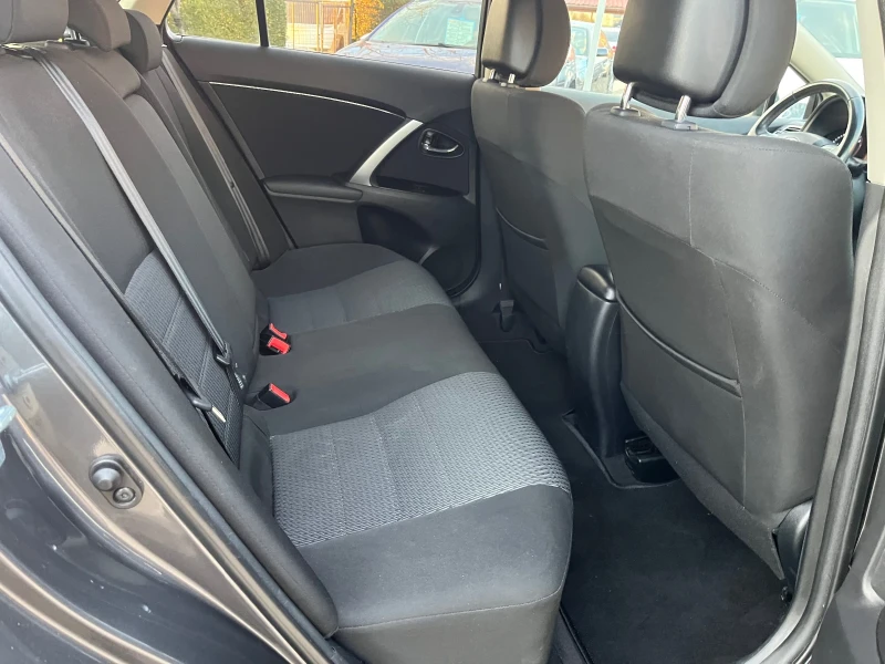 Toyota Avensis 2.2D Facelift LED, снимка 16 - Автомобили и джипове - 52938497