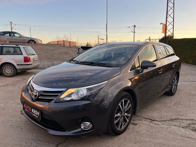 Toyota Avensis 2.2D Facelift LED