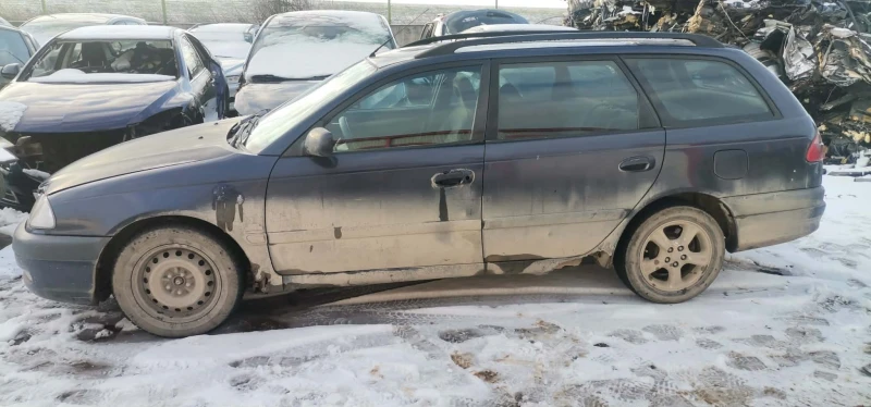 Toyota Avensis 2.0, снимка 2 - Автомобили и джипове - 53190971