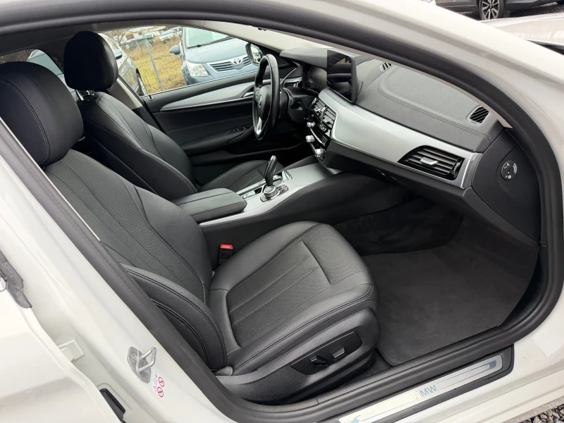 BMW 520 Mild Hybrid, X-Drive, Facelift 2022г.(G31)., снимка 10 - Автомобили и джипове - 53253792