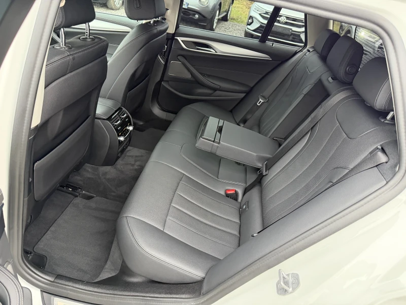 BMW 520 Mild Hybrid, X-Drive, Facelift 2022г.(G31)., снимка 13 - Автомобили и джипове - 53253792
