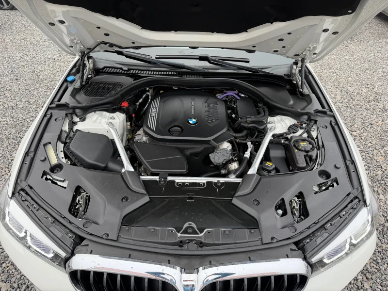 BMW 520 Mild Hybrid, X-Drive, Facelift 2022г.(G31)., снимка 15 - Автомобили и джипове - 53253792