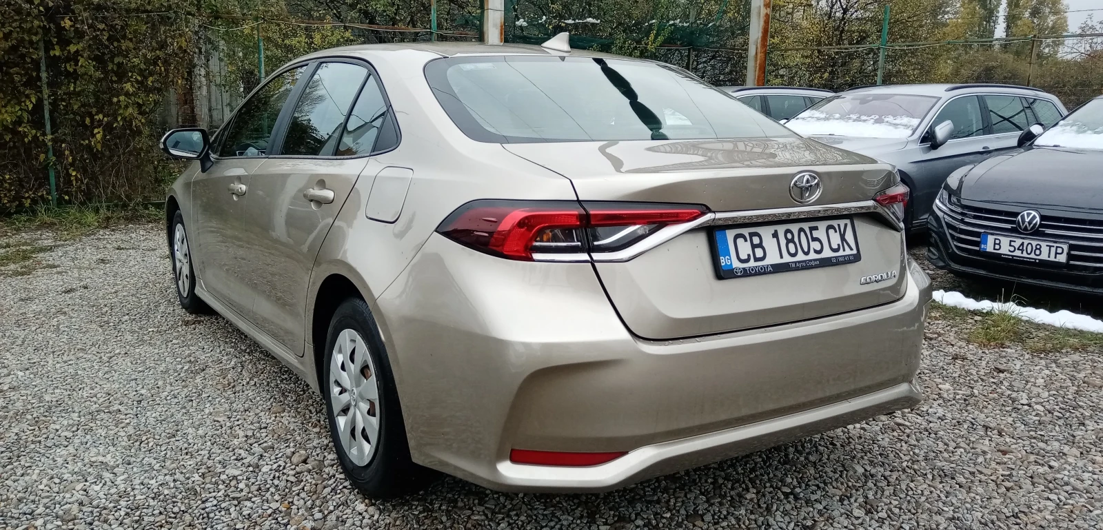 Toyota Corolla 1.5i Гаранционна - изображение 4