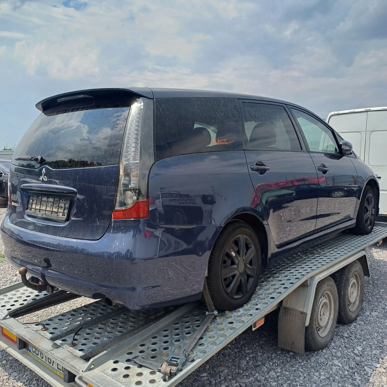 Mitsubishi Grandis 2.4i - изображение 4