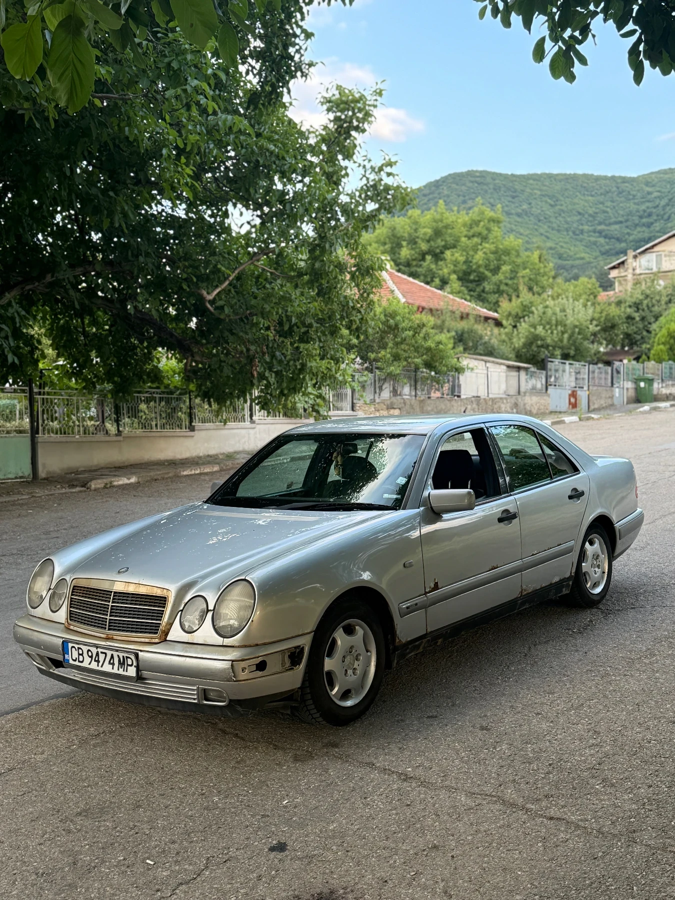 Mercedes-Benz E 200 Газ/бензин - изображение 2