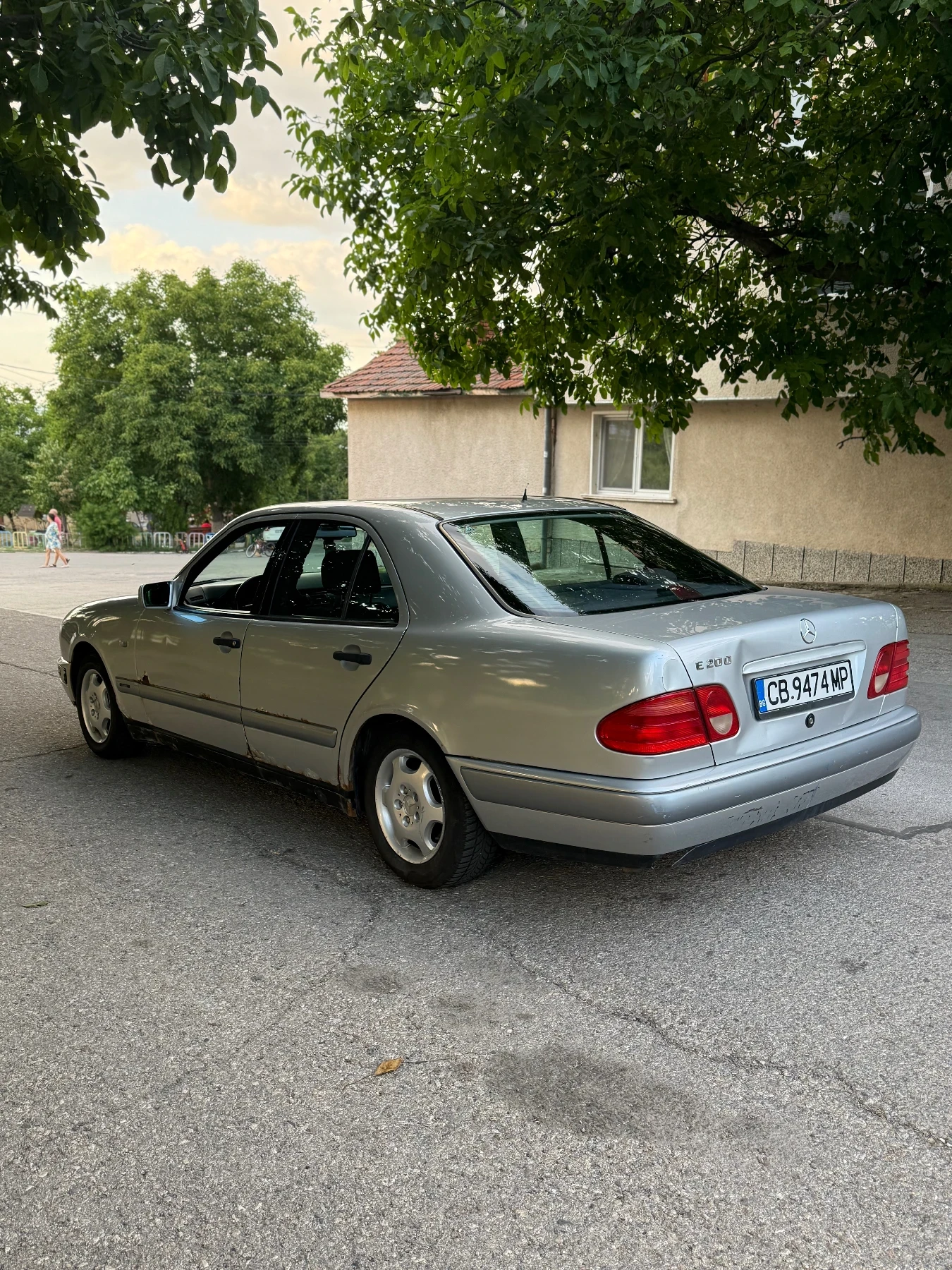Mercedes-Benz E 200 Газ/бензин - изображение 5