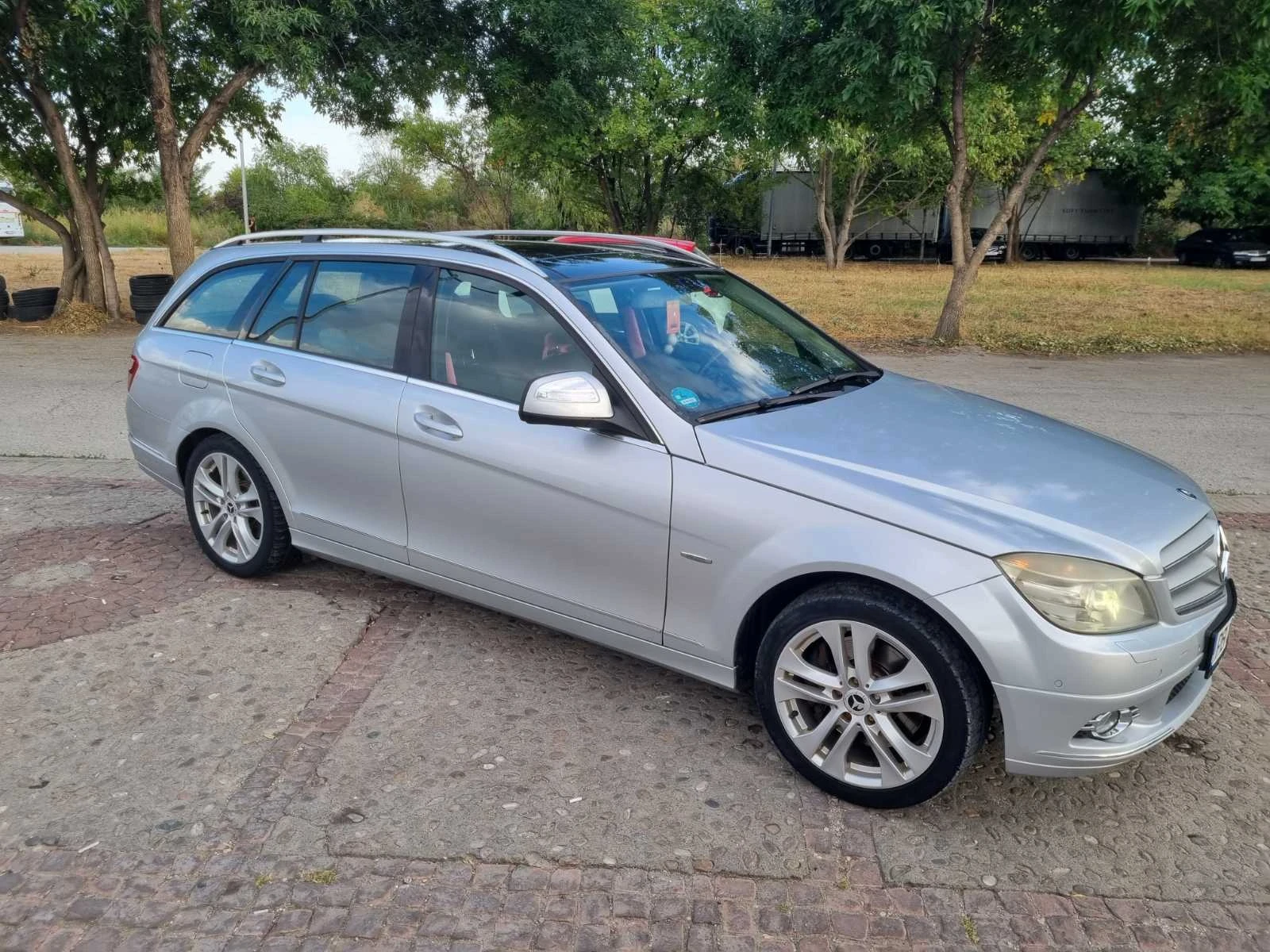 Mercedes-Benz C 320 V6 комби - изображение 3