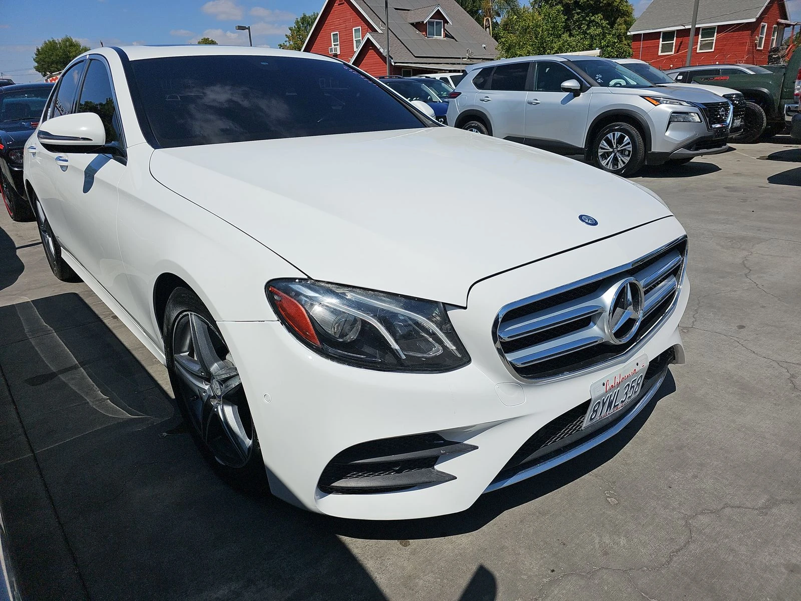 Mercedes-Benz E 300 AMG PACK* BURMASTER* KEYLESS GO* PANO* AMBIENT* М. - изображение 3