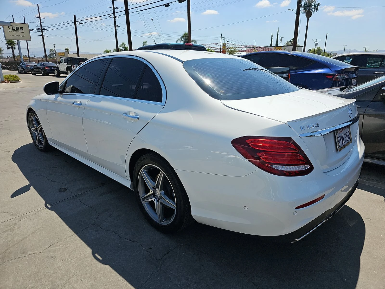 Mercedes-Benz E 300 AMG PACK* BURMASTER* KEYLESS GO* PANO* AMBIENT* М. - изображение 6