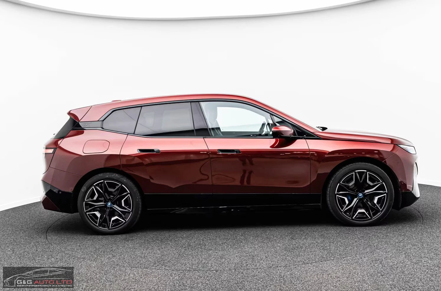 BMW iX 40xDrive/326HP/SPORT/LASER/HUD/360/H&K/MEMO/472g - изображение 7