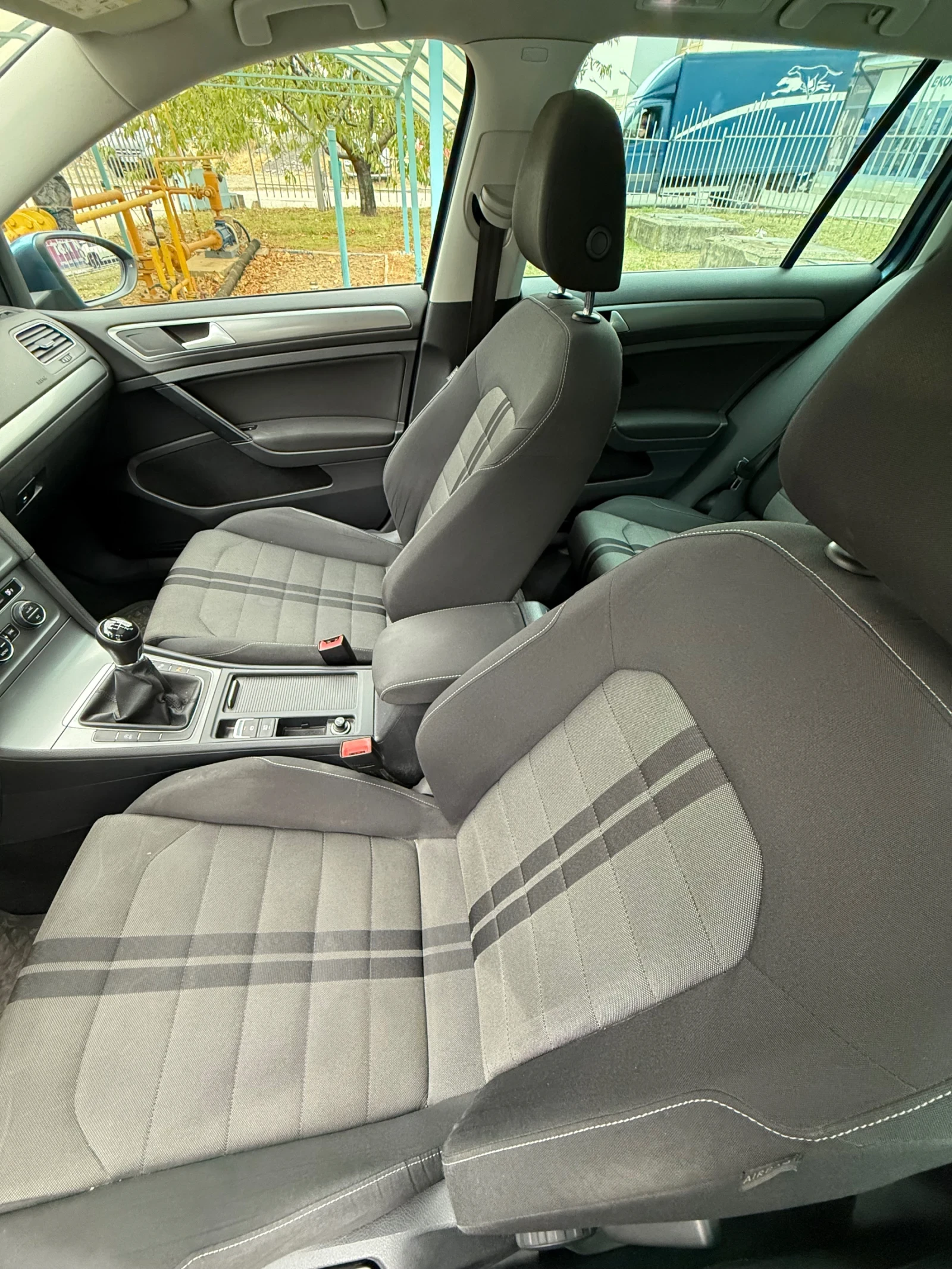 VW Golf | Mobile.bg   11