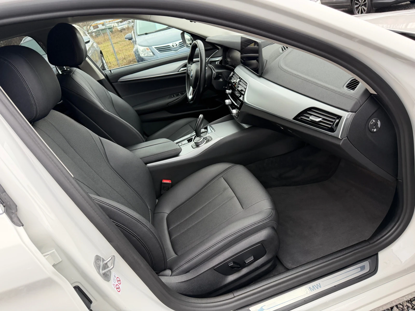 BMW 520 Mild Hybrid, X-Drive, Facelift 2022г.(G31). - изображение 10