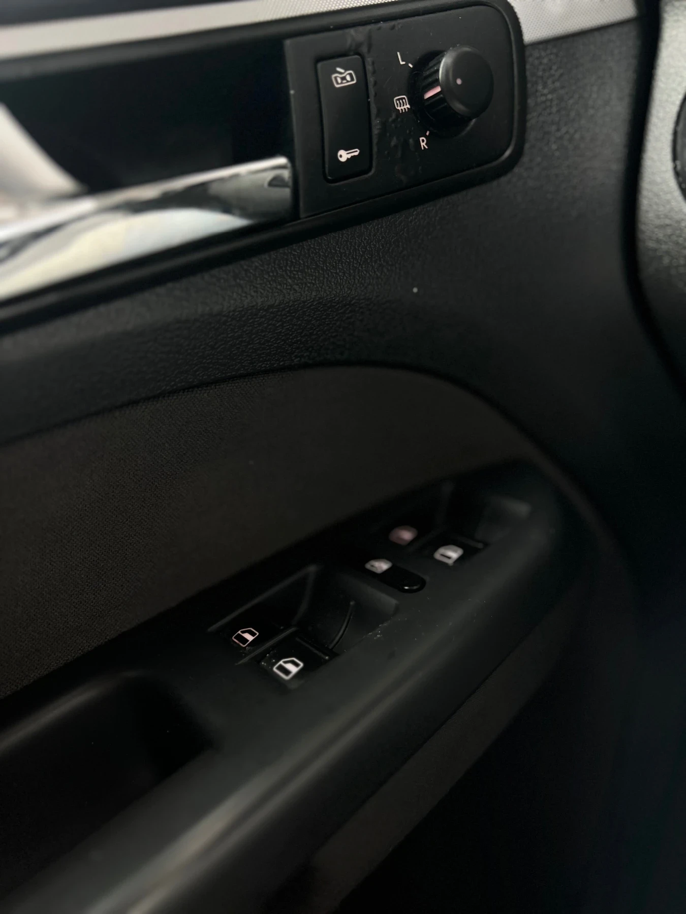 VW Touran 6+ 1;6ск;1.9TDI;Full;Top;Unikat, снимка 16 - Автомобили и джипове - 53728991