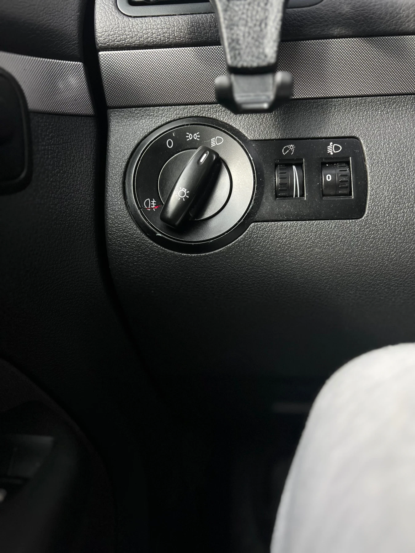 VW Touran 6+ 1;6ск;1.9TDI;Full;Top;Unikat, снимка 15 - Автомобили и джипове - 53728991