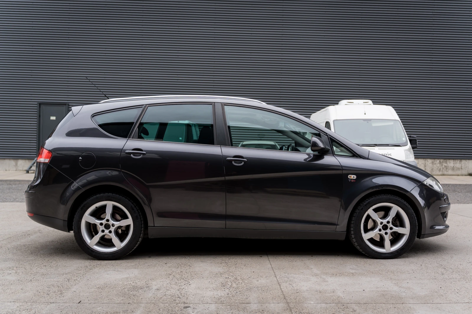 Seat Altea XL 2.0 8-клапана, снимка 5 - Автомобили и джипове - 53935442