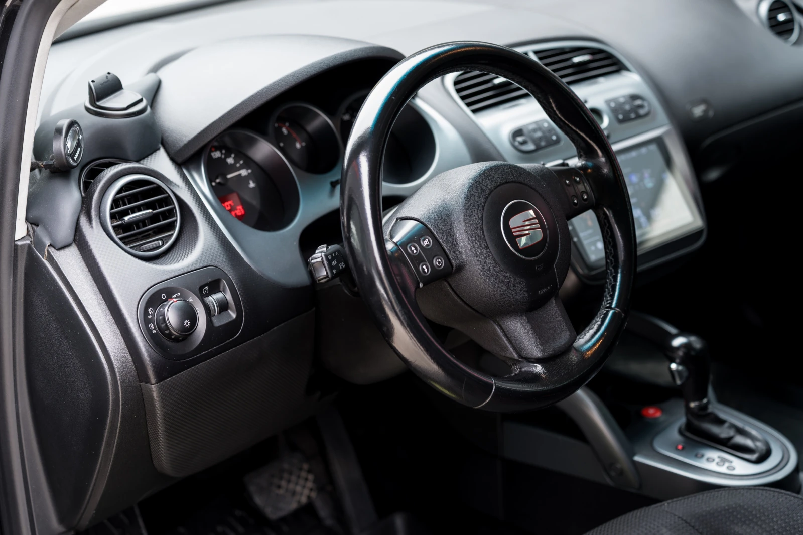 Seat Altea XL 2.0 8-клапана, снимка 9 - Автомобили и джипове - 53935442