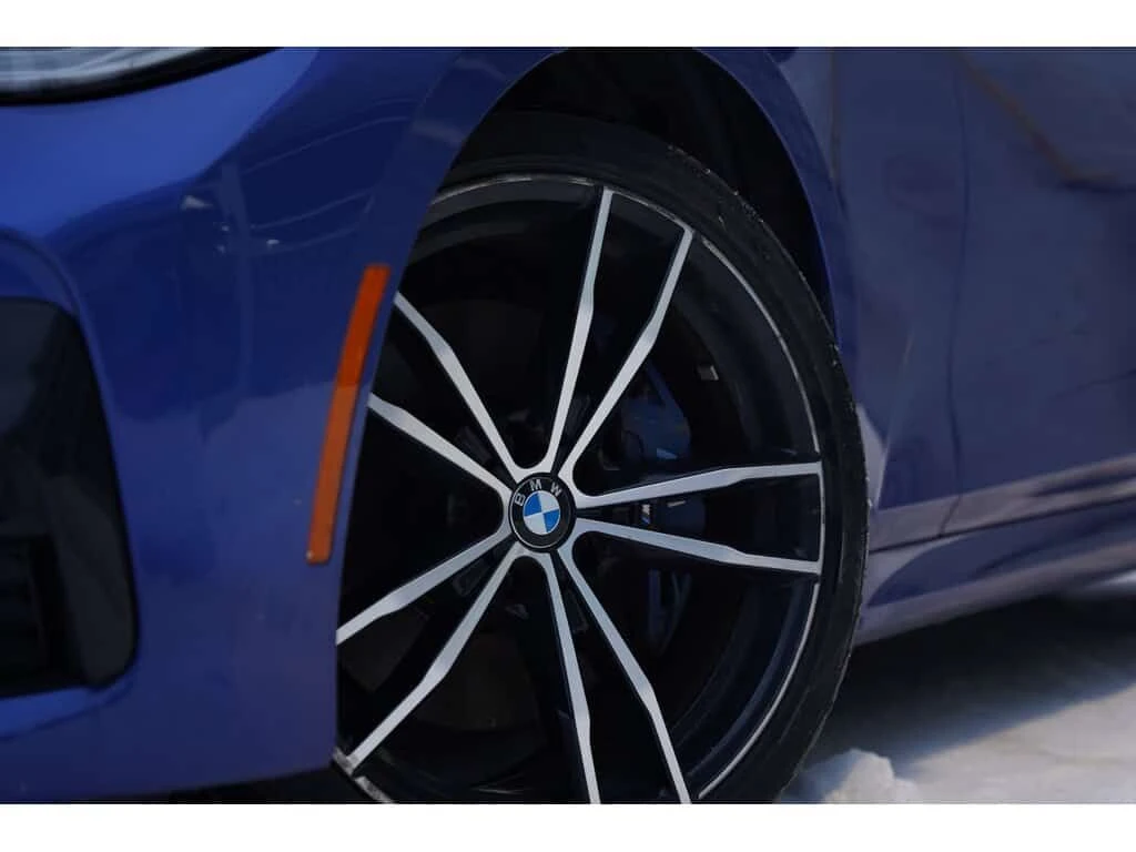 BMW 330 330i xDrive Sedan  CARFAX, снимка 2 - Автомобили и джипове - 53974434