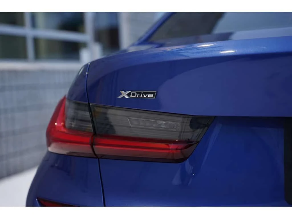 BMW 330 330i xDrive Sedan  CARFAX, снимка 8 - Автомобили и джипове - 53974434