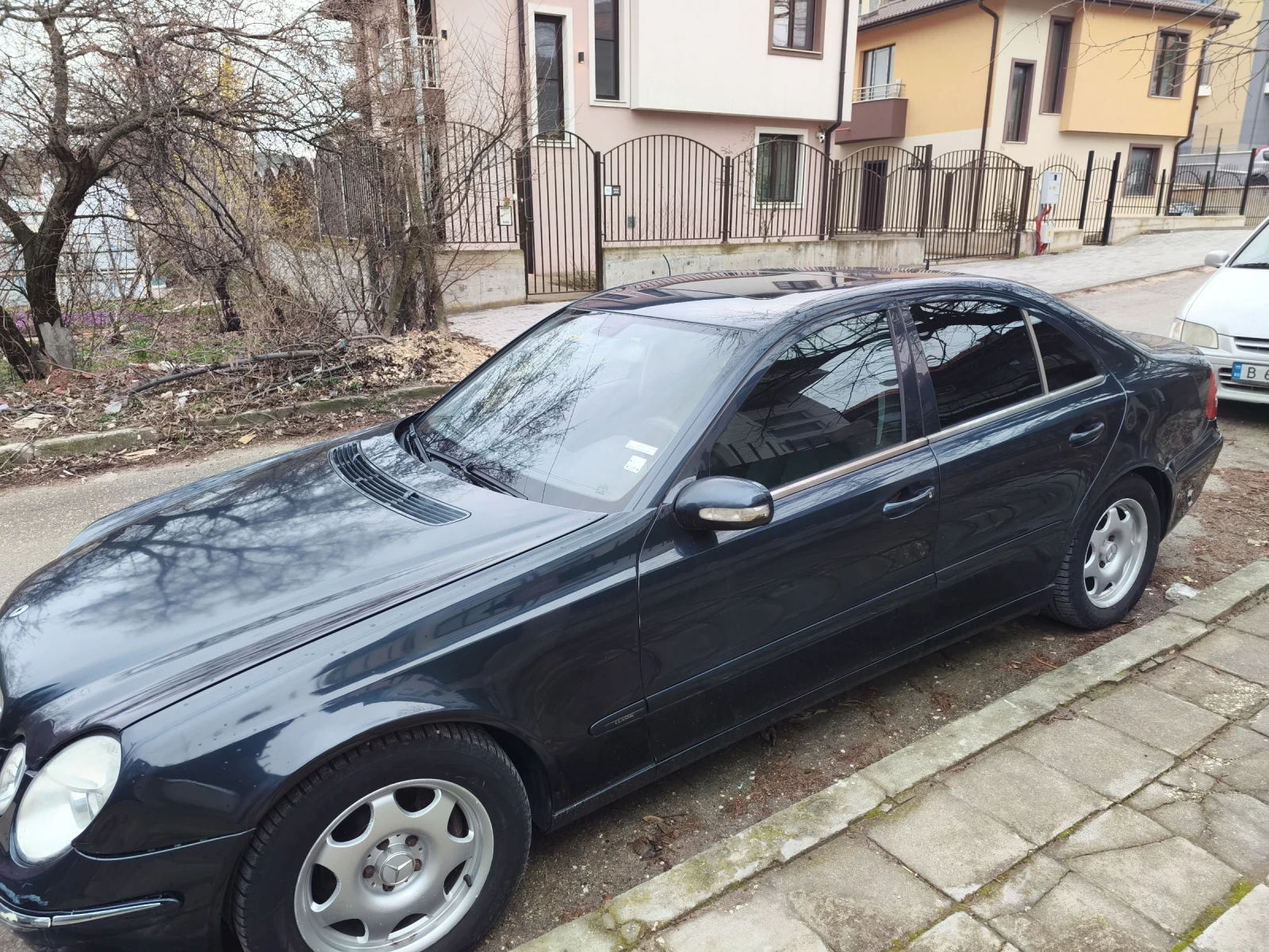 Mercedes-Benz E 220