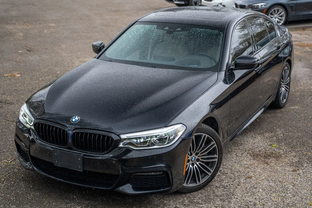 BMW 530 xDrive Sedan* АвтоКредит* (Цена до БГ) , снимка 3 - Автомобили и джипове - 54444344