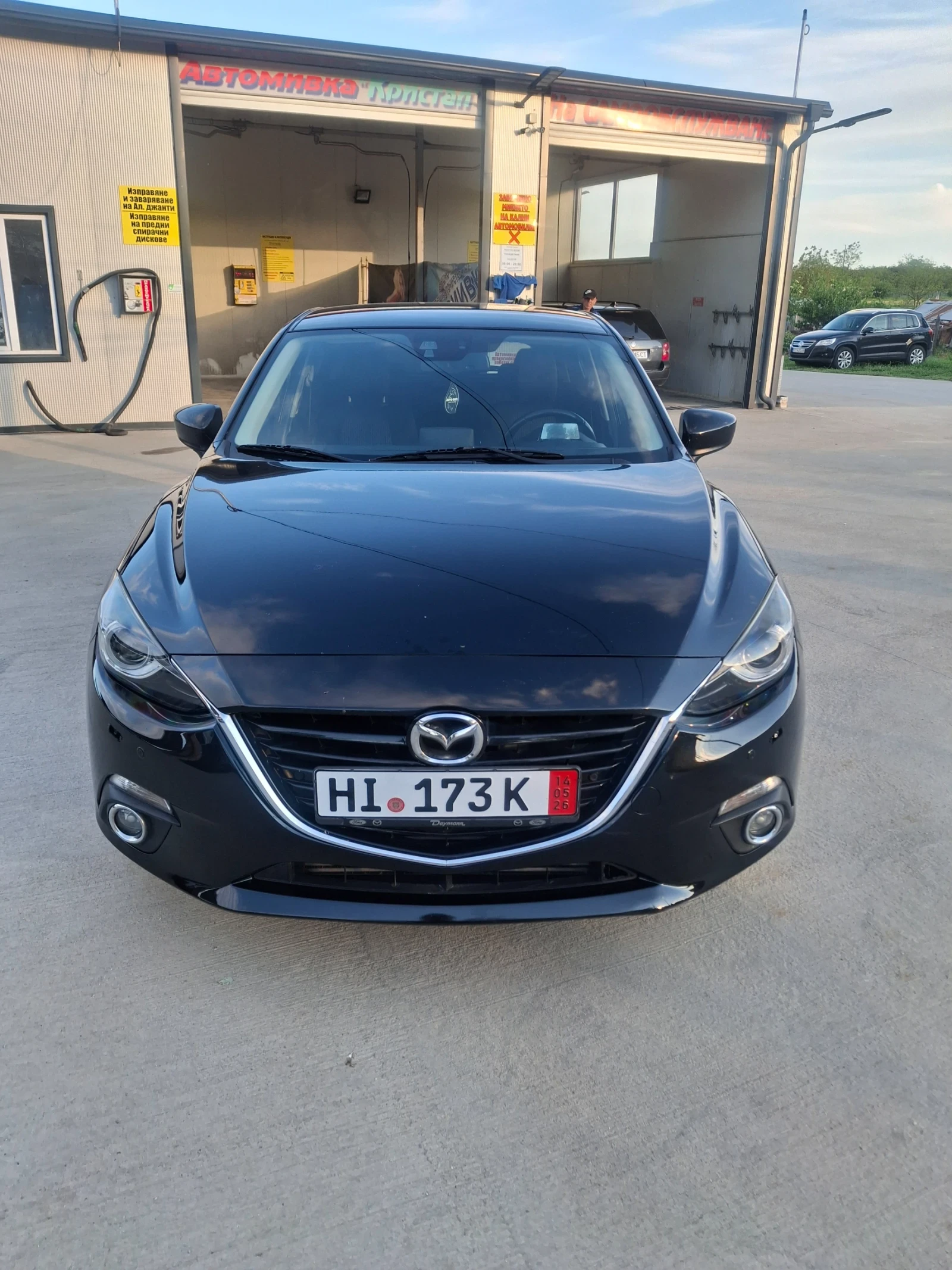 Mazda 3 2.2D SkyActive * Keyless*  Head Up*  Bose* , снимка 4 - Автомобили и джипове - 54545874