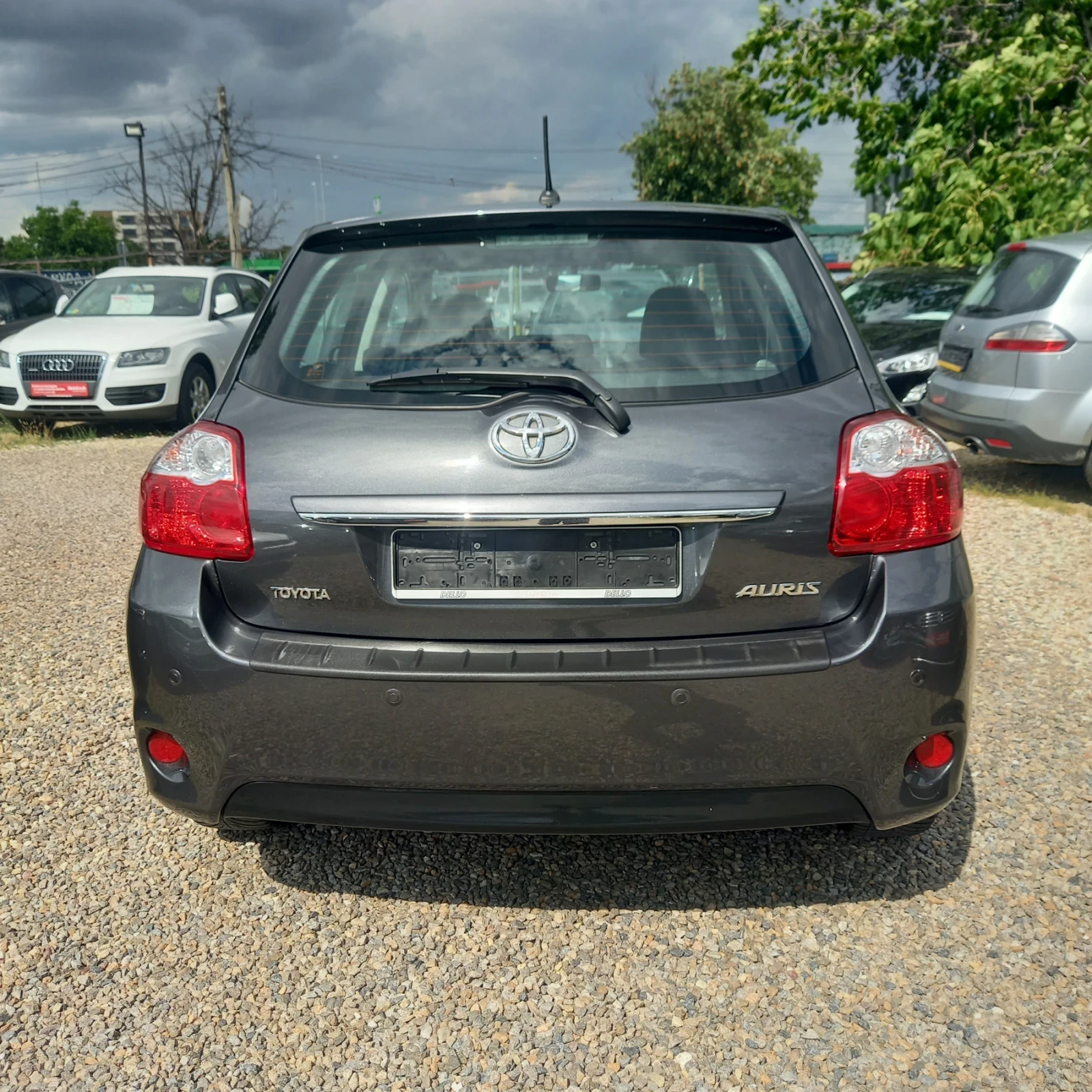 Toyota Auris 1.6 velvomatik, снимка 3 - Автомобили и джипове - 55268731