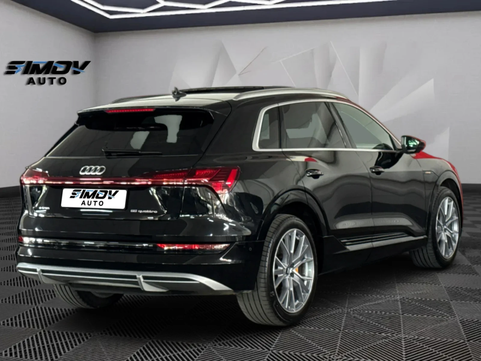 Audi E-Tron 55 S-LINE PLUS 95KWH B&O HEAD-UP ПАНОРАМА KEYLESS , снимка 4 - Автомобили и джипове - 55615949