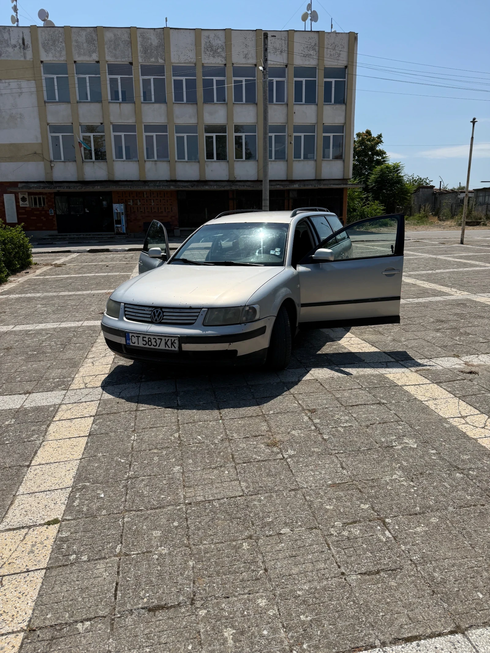 VW Passat 1.9 TDI, снимка 9 - Автомобили и джипове - 55652682
