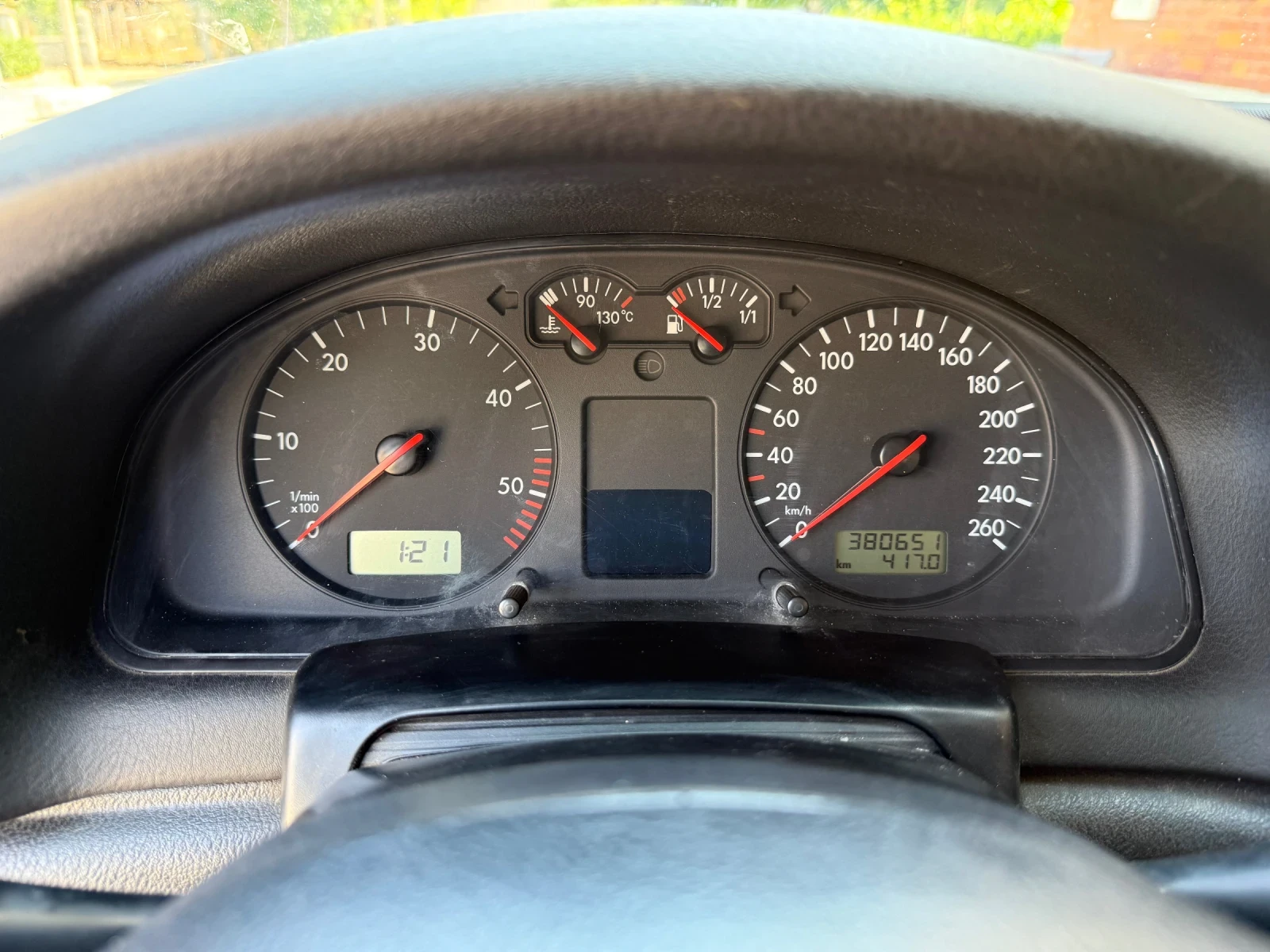 VW Passat 1.9 TDI, снимка 12 - Автомобили и джипове - 55652682