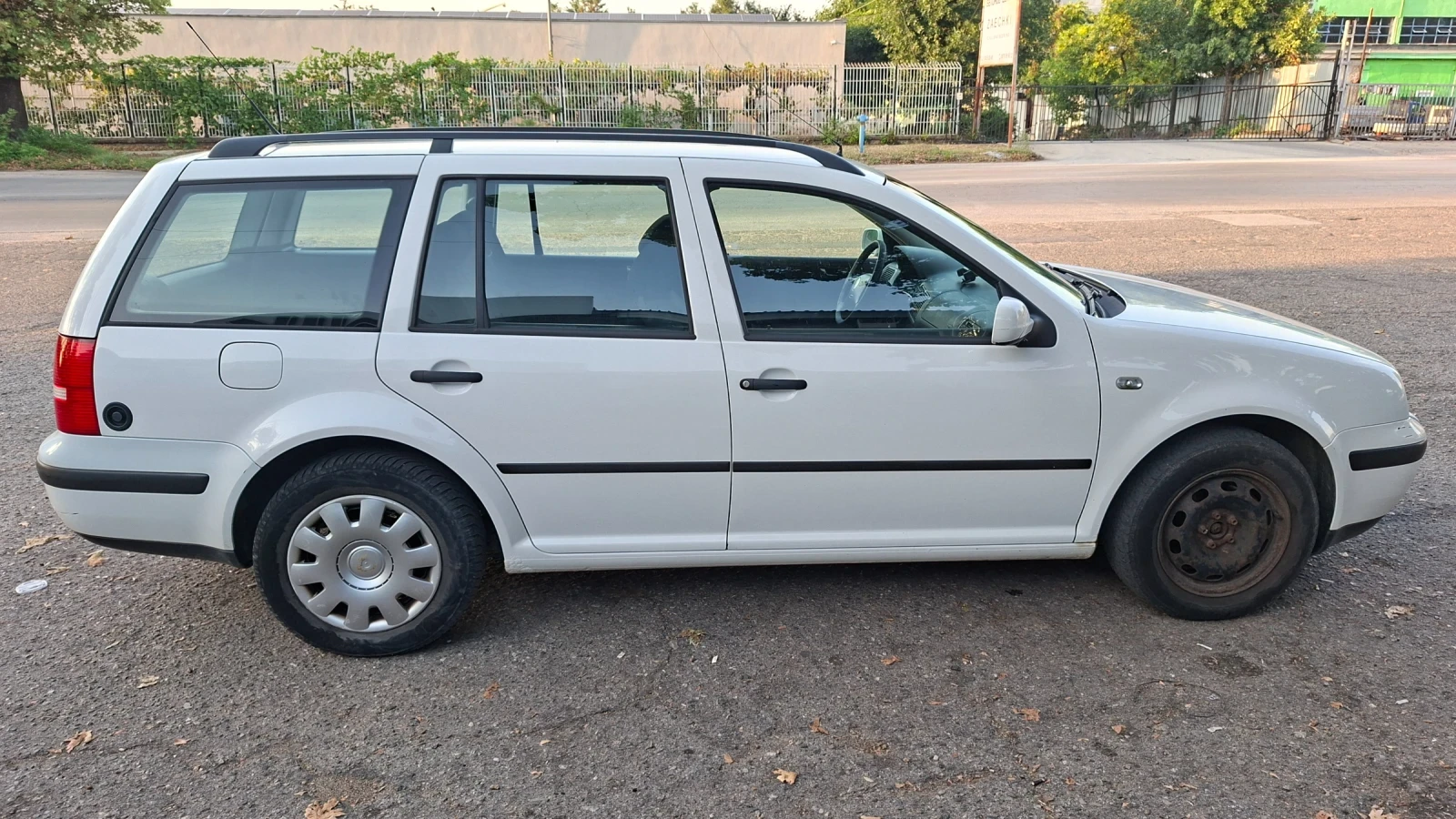 VW Golf, снимка 3 - Автомобили и джипове - 55904634