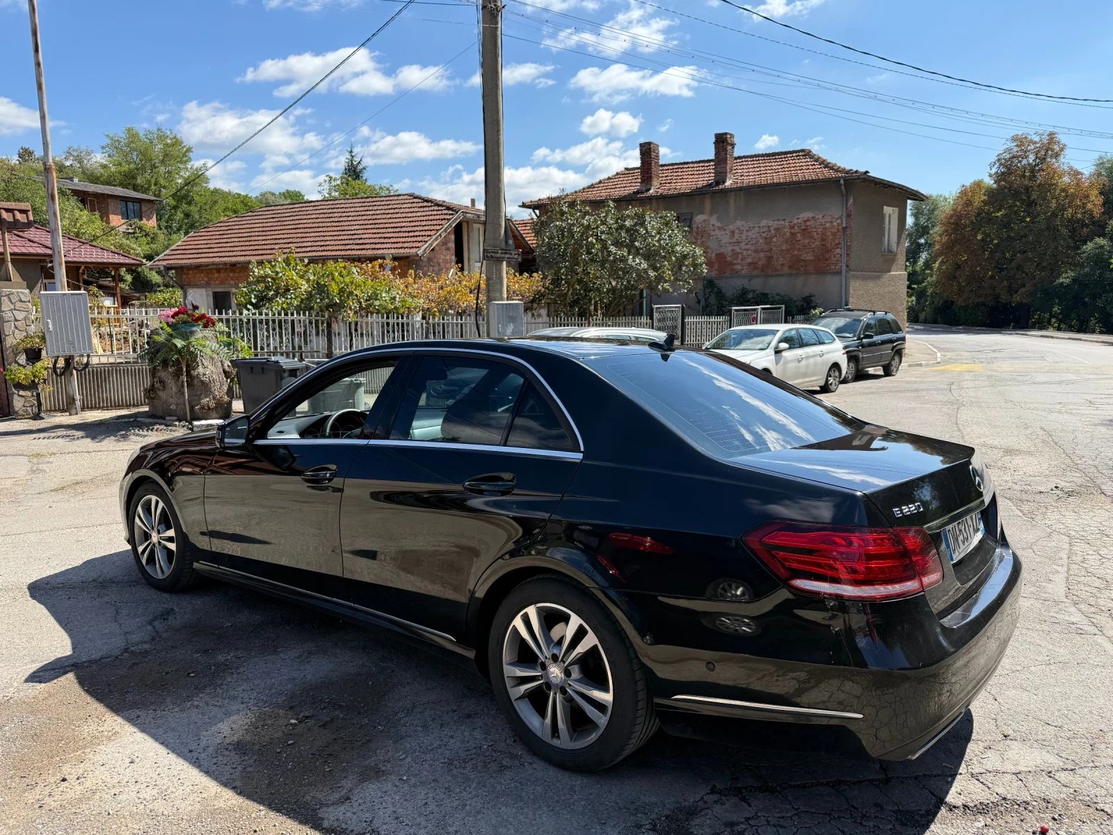 Mercedes-Benz E 220, снимка 6 - Автомобили и джипове - 56067945
