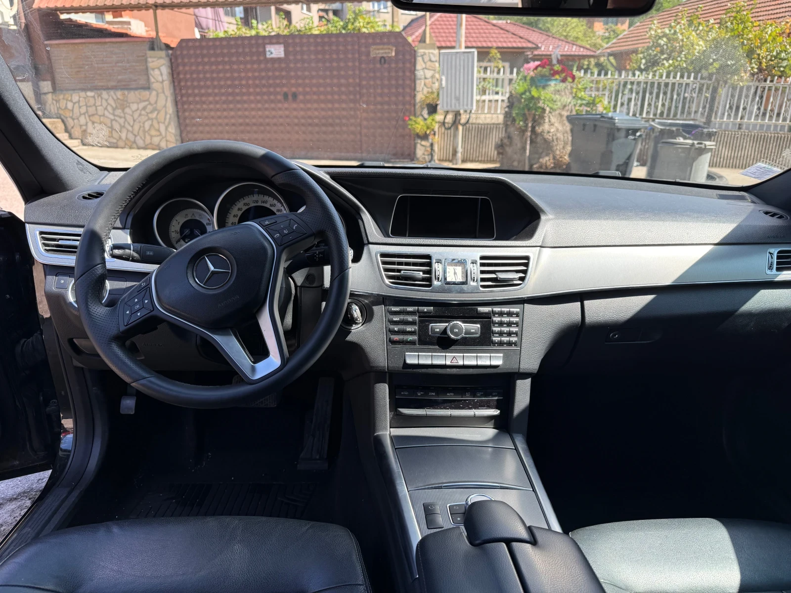 Mercedes-Benz E 220, снимка 11 - Автомобили и джипове - 56067945