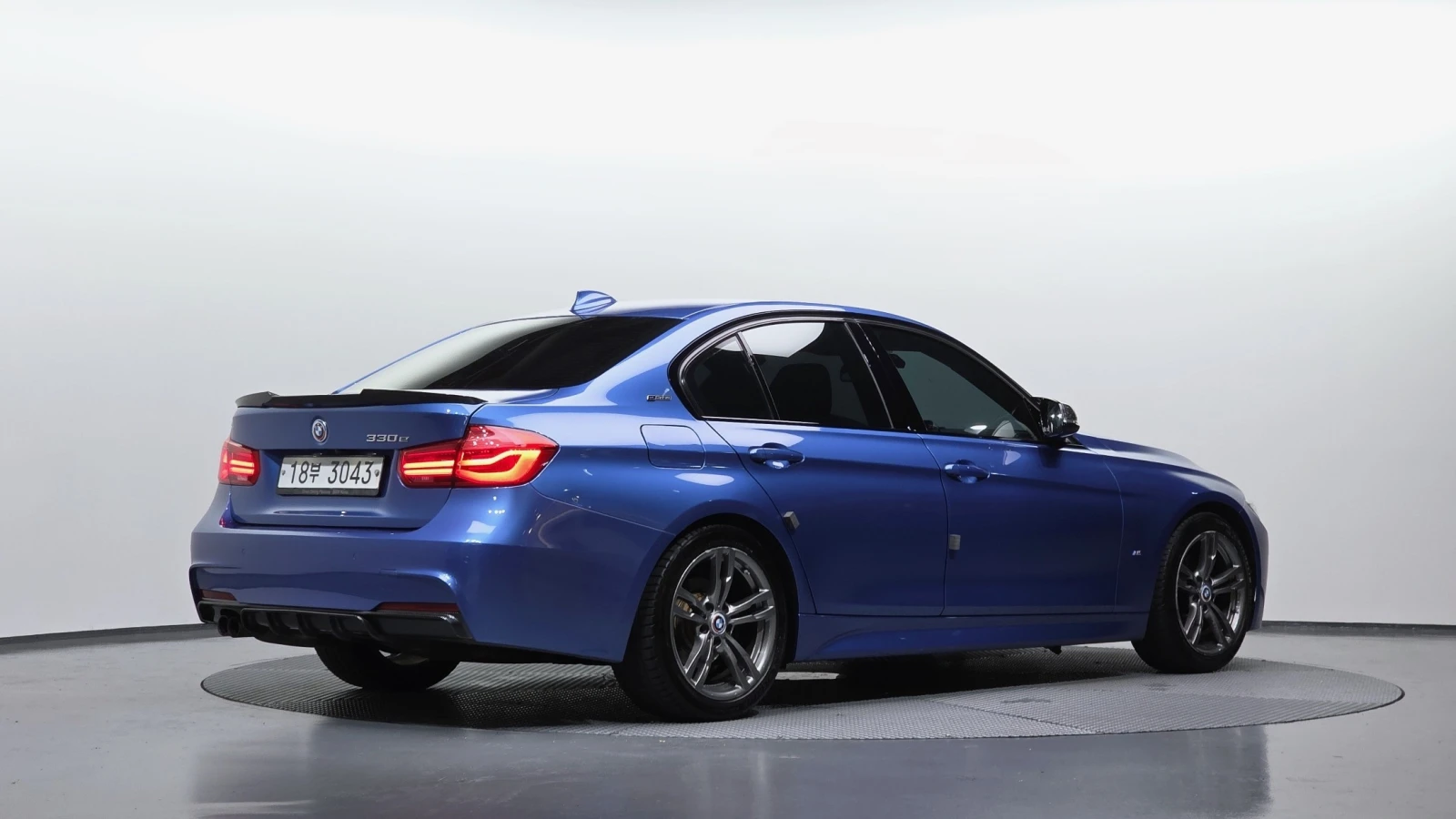 BMW 330 IPERFORMANCE Plug-in Hybrid, снимка 2 - Автомобили и джипове - 56309812