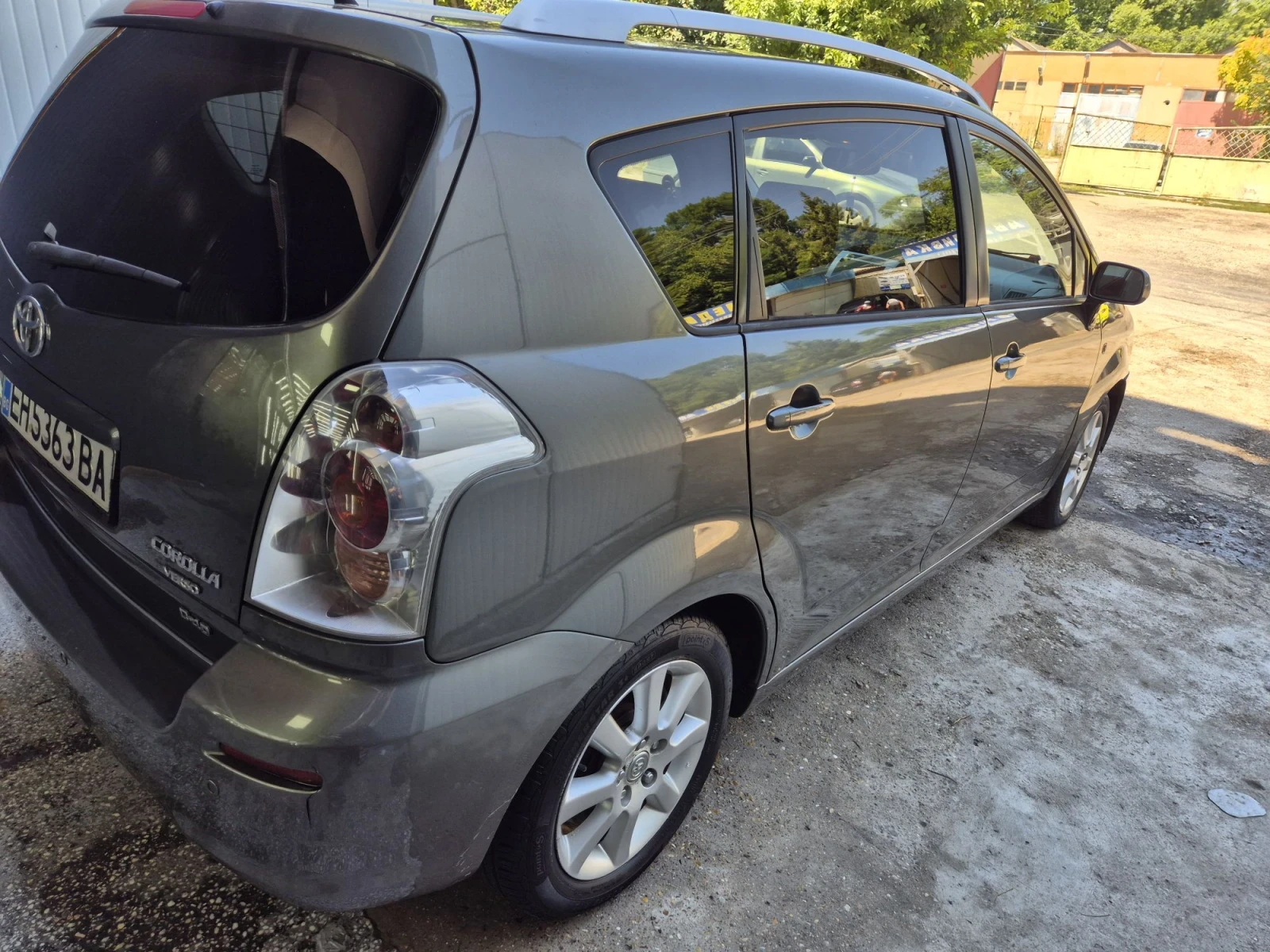 Toyota Corolla verso Ван, снимка 16 - Автомобили и джипове - 56451638
