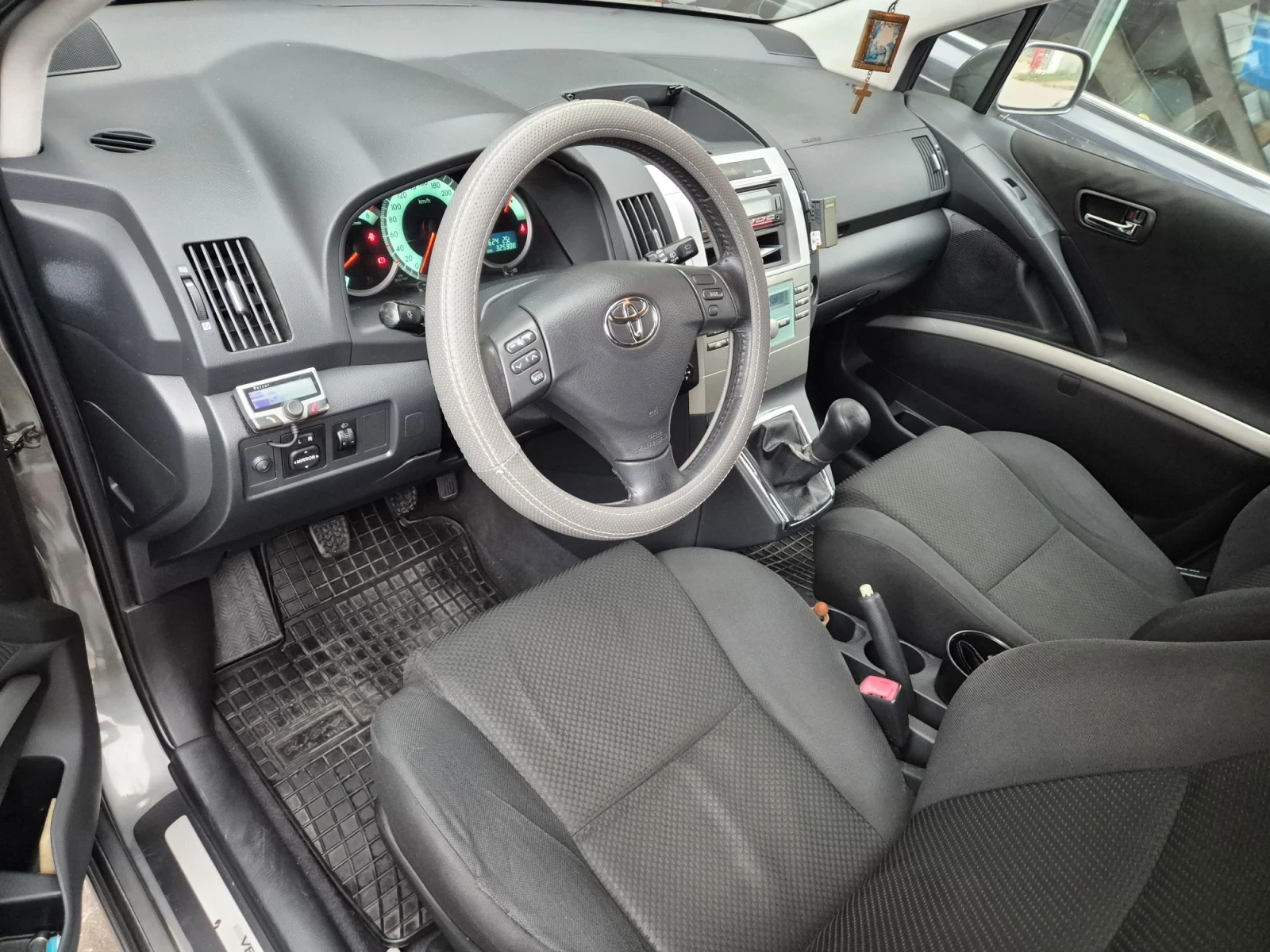 Toyota Corolla verso Ван, снимка 5 - Автомобили и джипове - 56451638