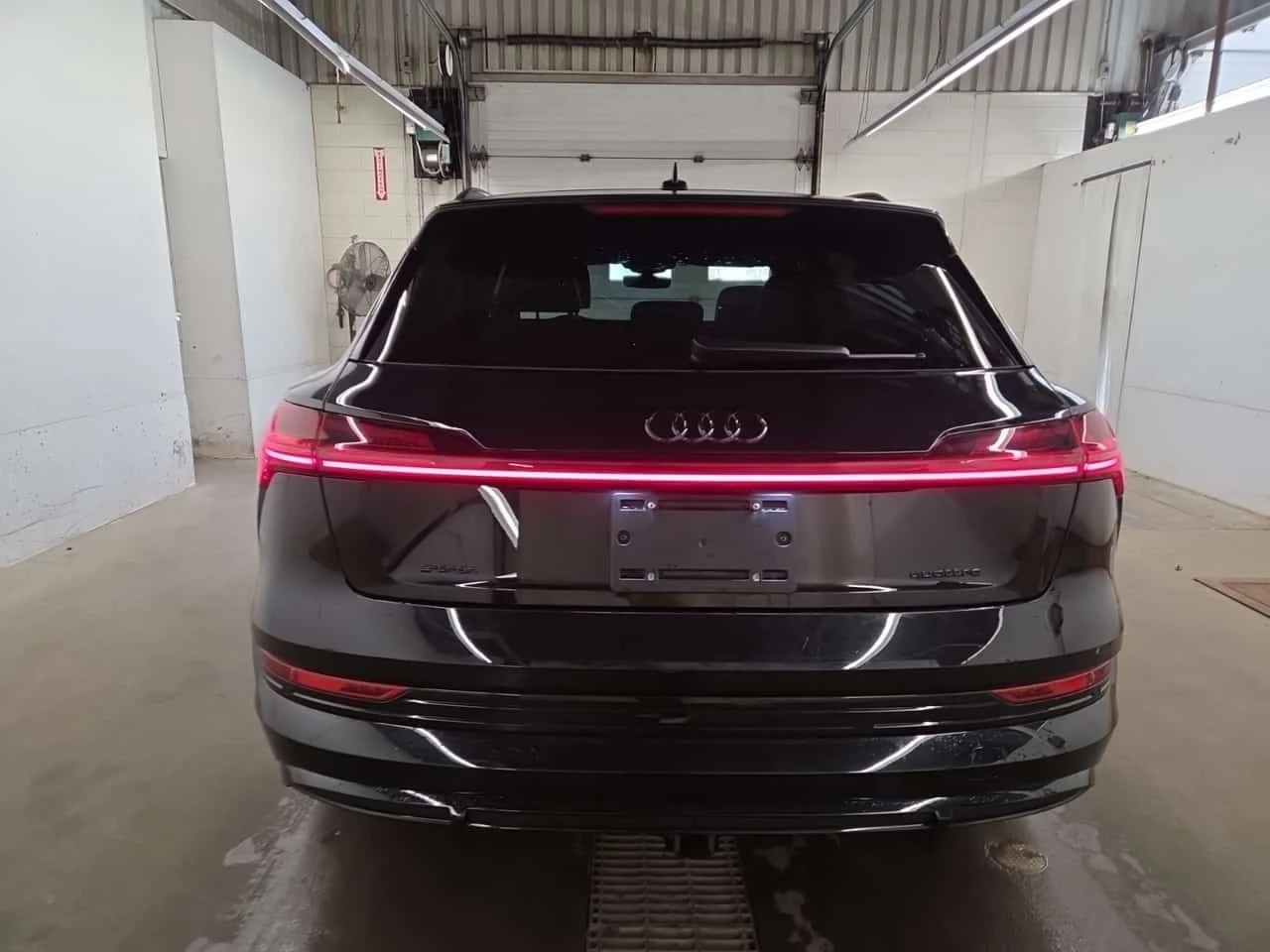 Audi E-Tron * TECHNIK * CARFAX * , снимка 17 - Автомобили и джипове - 56464126