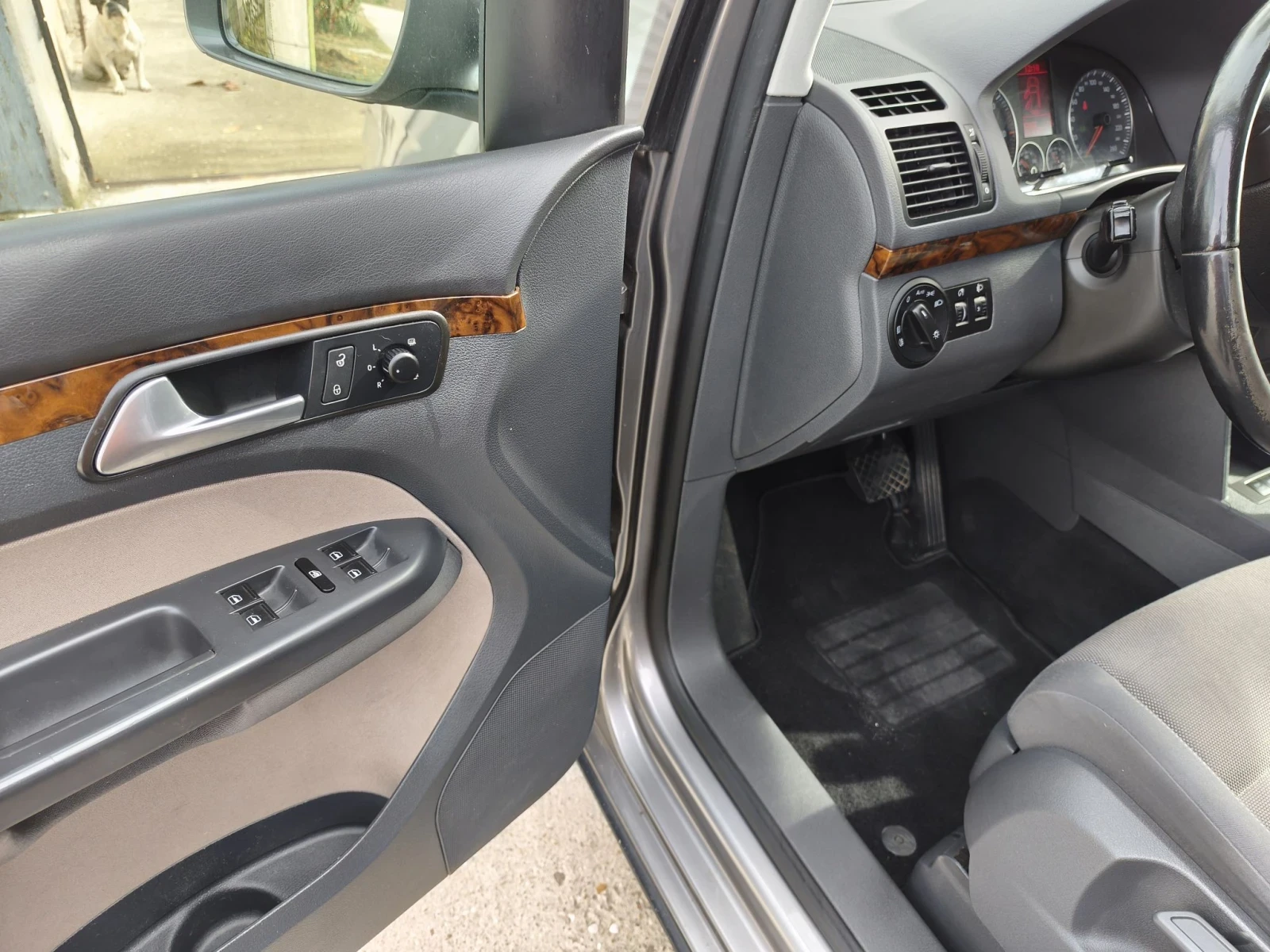VW Touran 2.0 DSG 170k.c. | Mobile.bg � ����������� 10