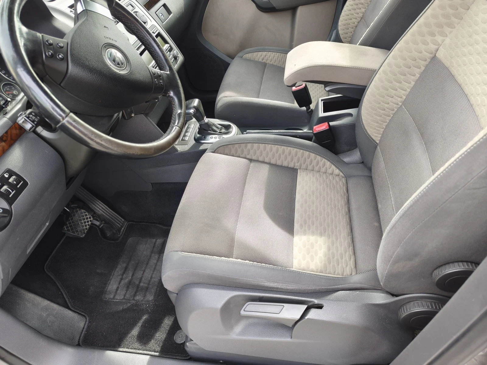 VW Touran 2.0 DSG 170k.c. | Mobile.bg � ����������� 7
